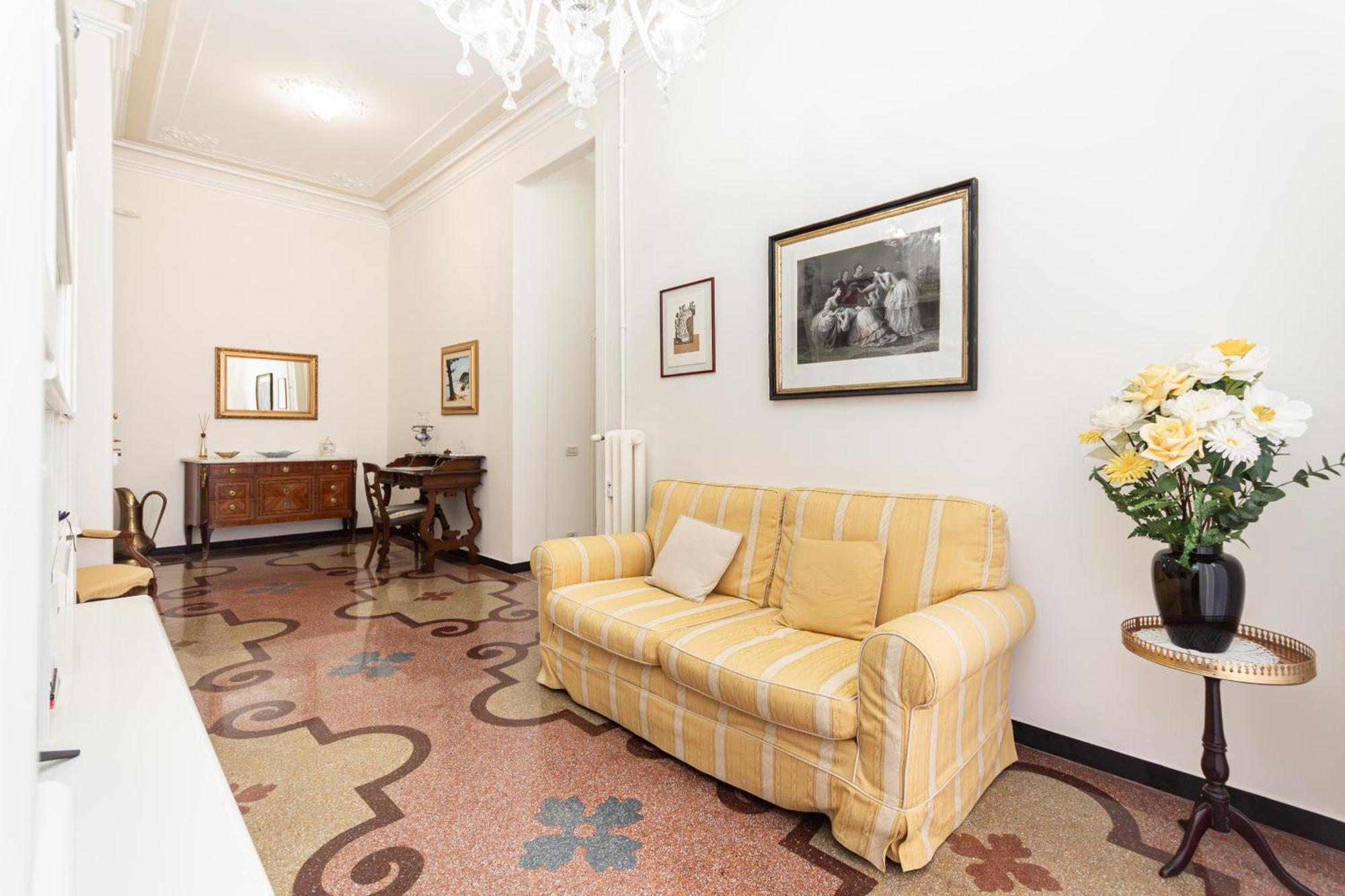 Apartment Elegante Nel Cuore Della Citta Genoa