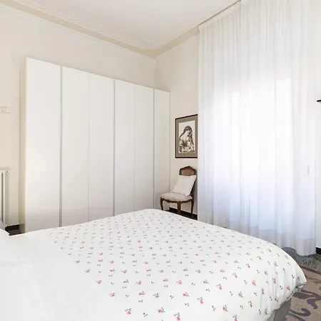 Elegante Appartamento Nel Cuore Della Citta Genoa Exterior photo