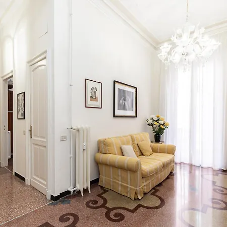 Elegante Appartamento Nel Cuore Della Citta Genoa Exterior photo