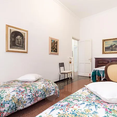 Elegante Appartamento Nel Cuore Della Citta Genoa Exterior photo